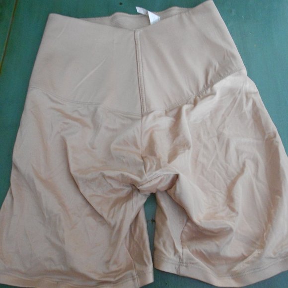 2 Hanes Her Way Waist Slimmers White/Beige Large - Picture 4 of 4